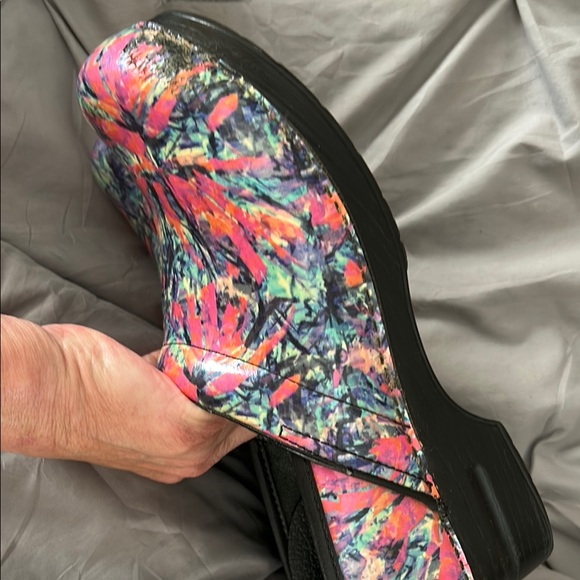 Dansko Red and Pink Mules Vibrant Floral Design size42 11.5-12 women - Picture 10 of 10